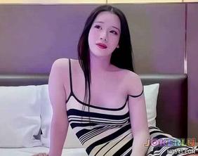  出國開趴豔遇變性美眉玩到流汁床單濕答答 寬哥